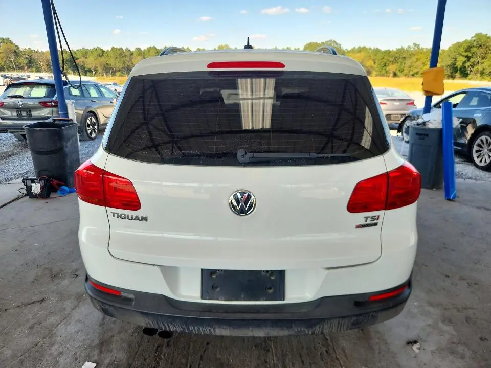 2016 VOLKSWAGEN TIGUAN S  