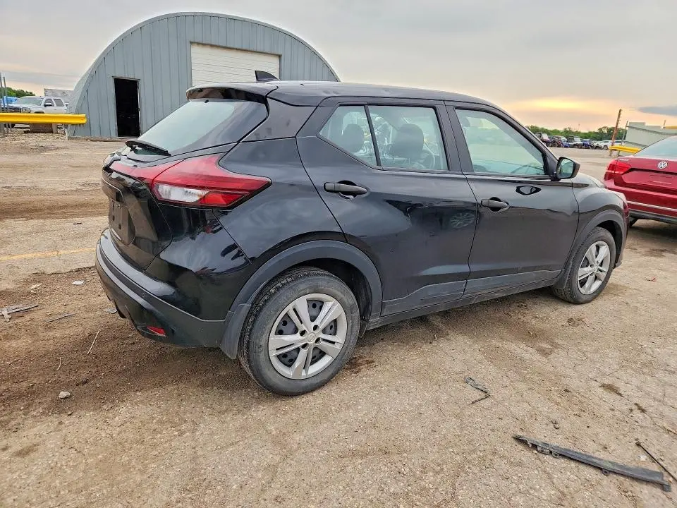 2023 NISSAN KICKS S  
