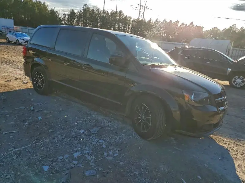 2017 DODGE GRAND CARAVAN SE  