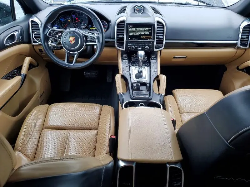 2016 PORSCHE CAYENNE   