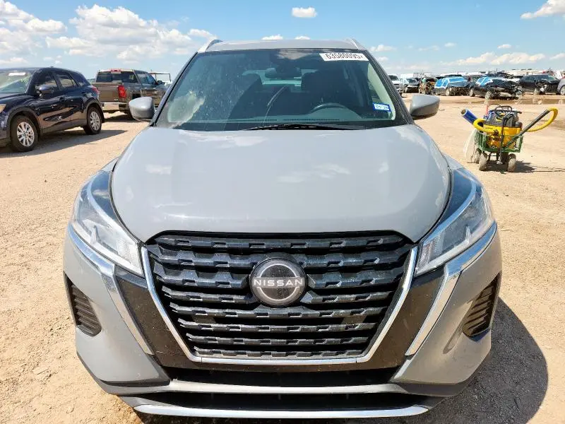 2022 NISSAN KICKS SV  