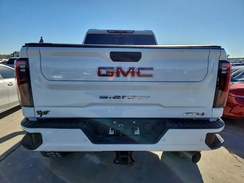 2025 GMC SIERRA K3500 AT4  