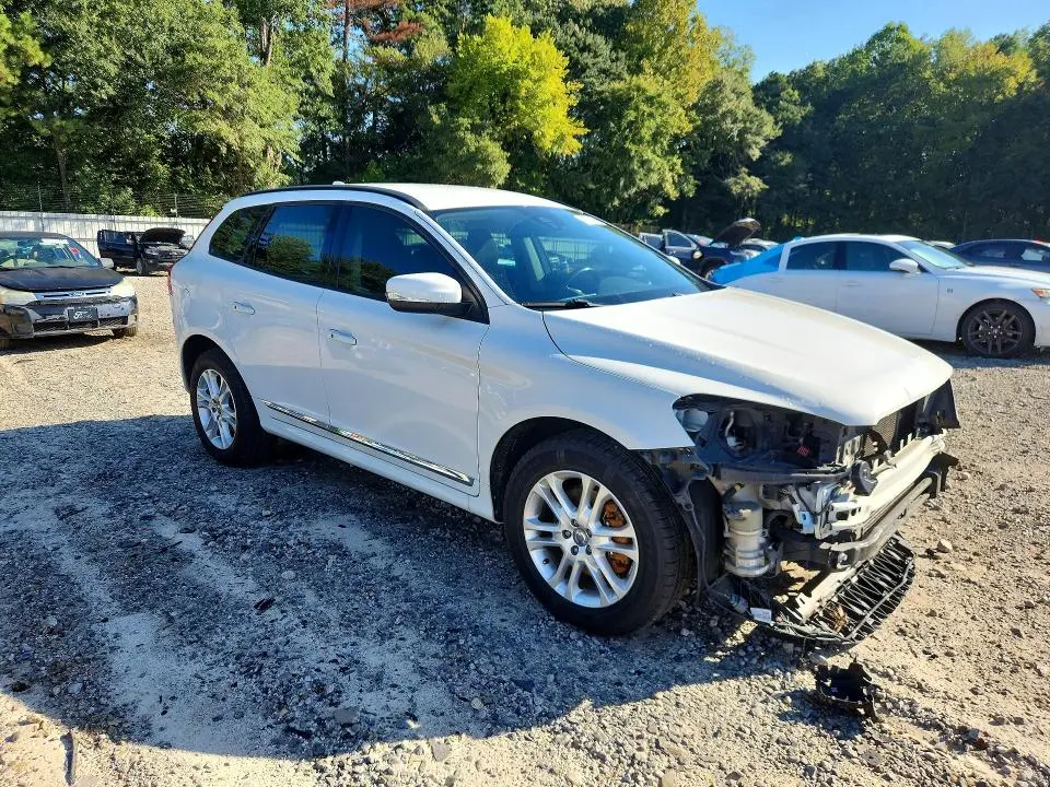 2015 VOLVO XC60 T5  