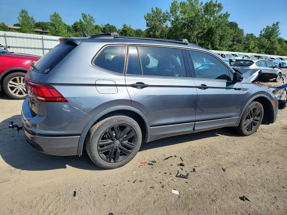 2022 VOLKSWAGEN TIGUAN SE R-LINE BLACK  