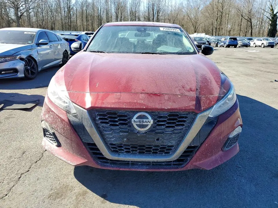 2021 NISSAN ALTIMA SR  