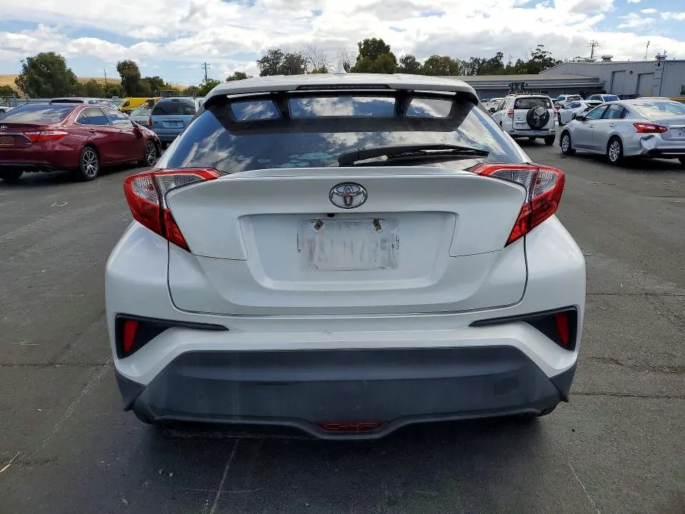 2018 TOYOTA C-HR XLE PREMIUM  