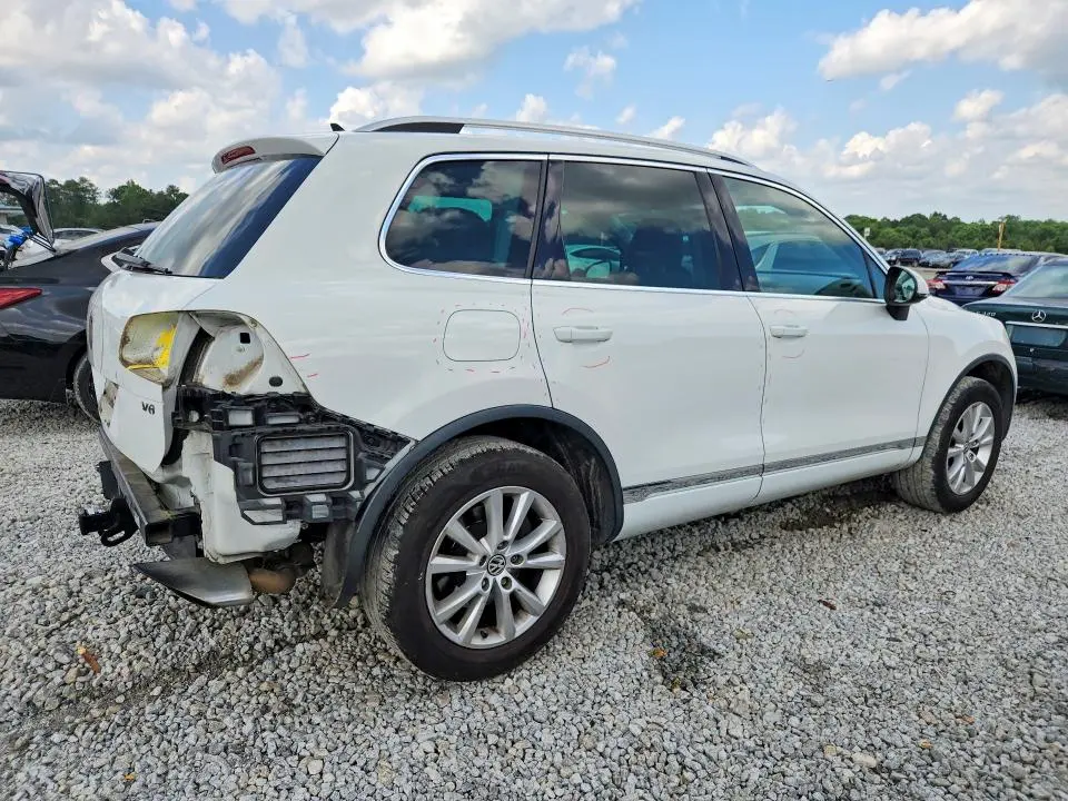 2013 VOLKSWAGEN TOUAREG V6  