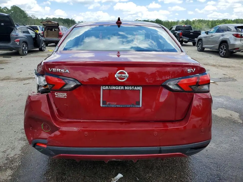 2021 NISSAN VERSA SV  