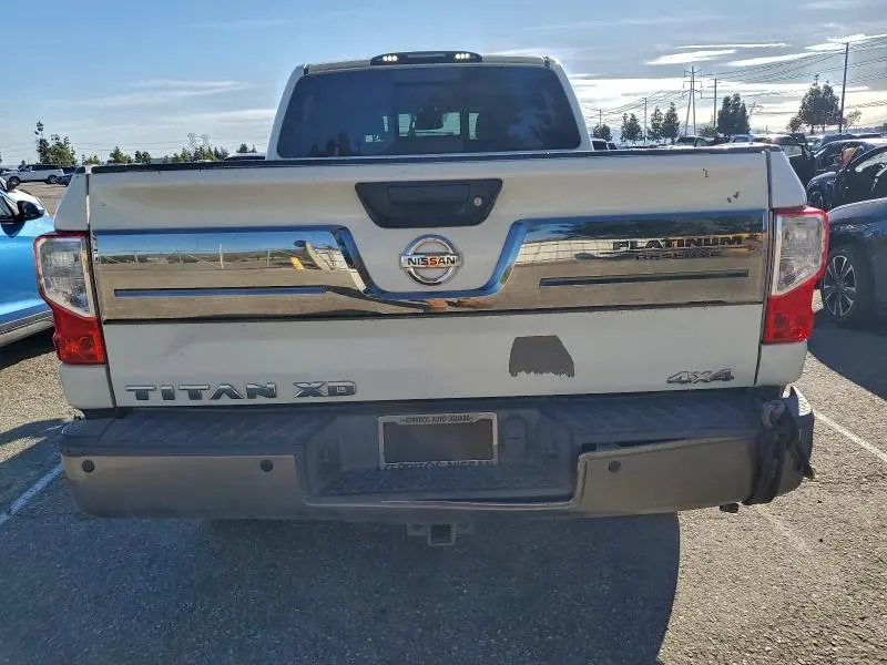 2017 NISSAN TITAN XD SL  