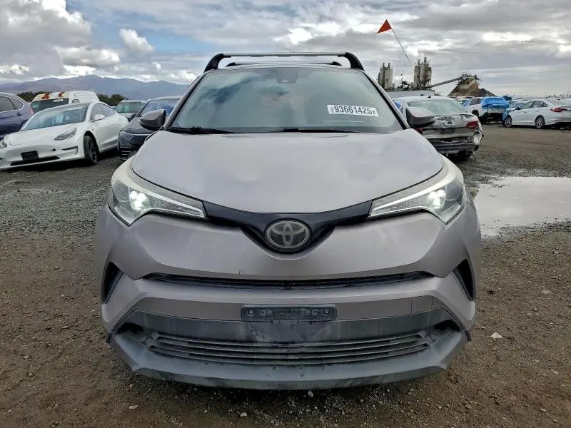 2018 TOYOTA C-HR XLE  