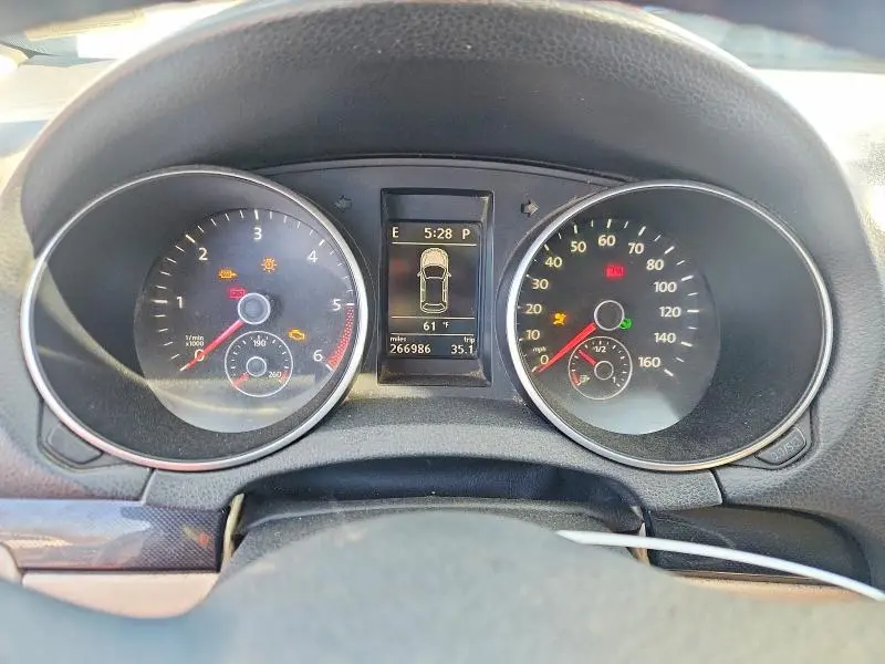 2011 VOLKSWAGEN JETTA TDI  