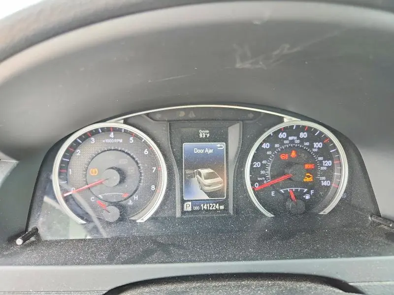 2015 TOYOTA CAMRY SE  