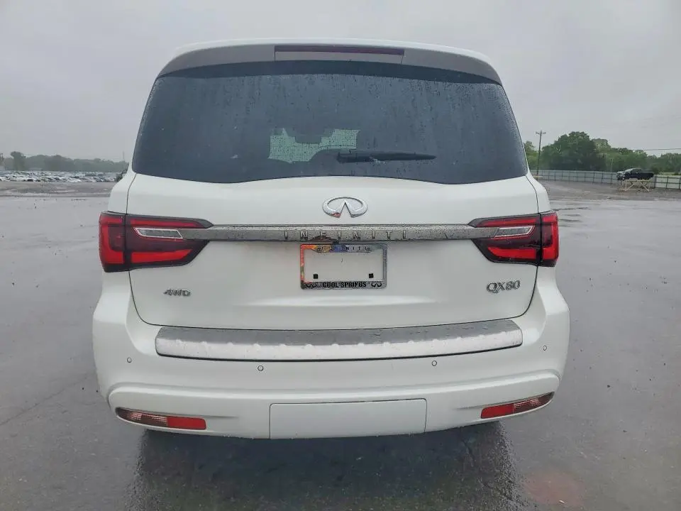 2024 INFINITI QX80 LUXE  
