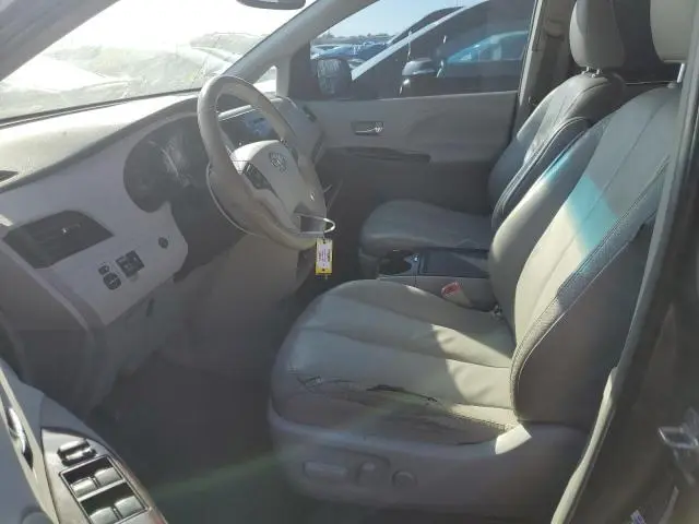 2012 TOYOTA SIENNA XLE  