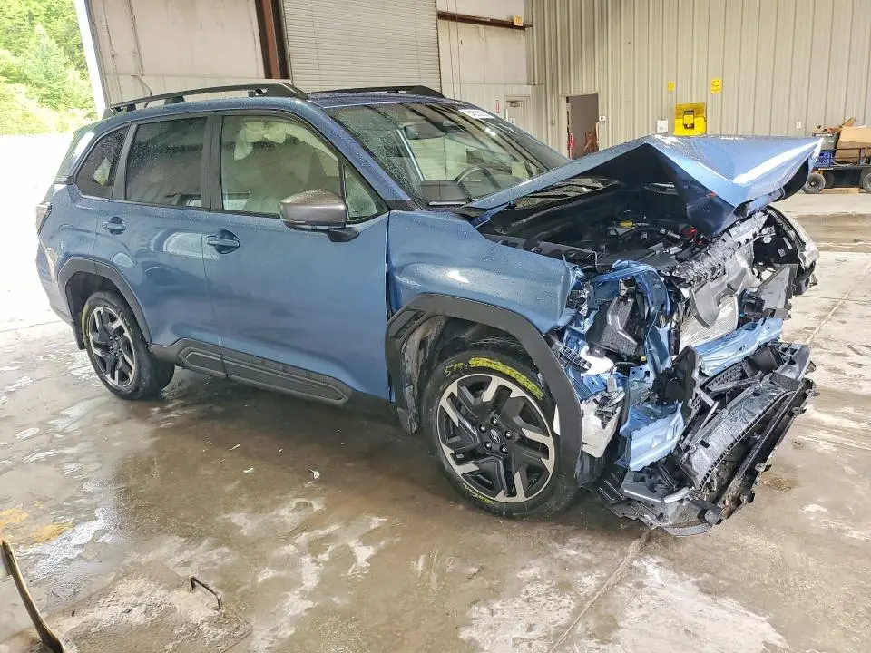 2025 SUBARU FORESTER LIMITED  