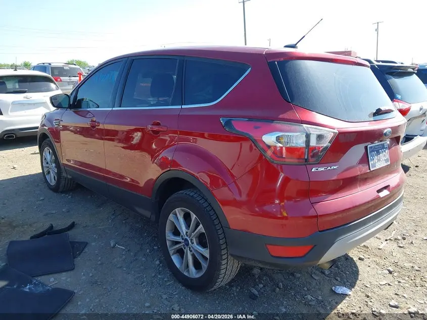 2017 FORD ESCAPE SE