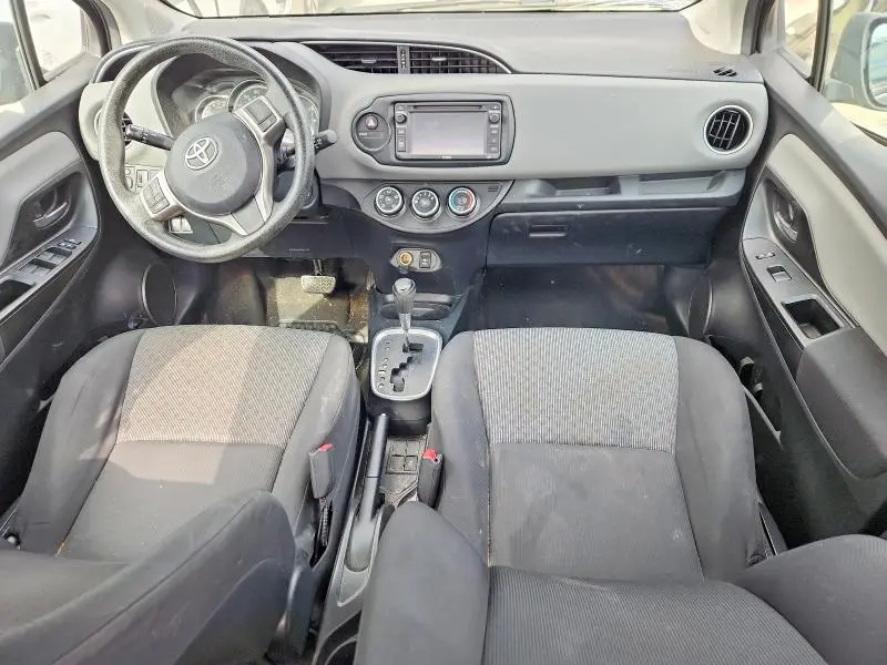 2017 TOYOTA YARIS 5-DOOR LE  