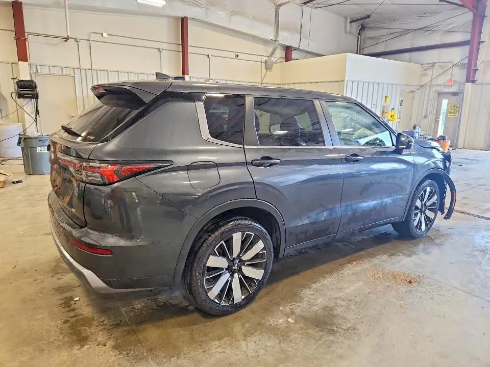 2025 MITSUBISHI OUTLANDER SE  