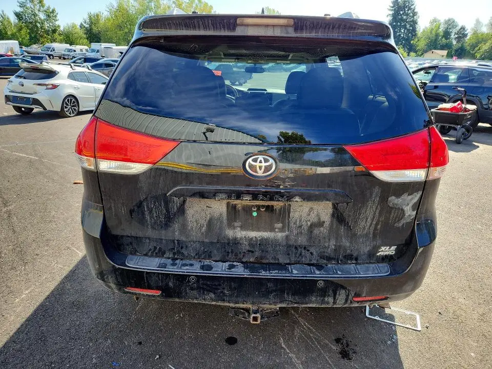 2013 TOYOTA SIENNA XLE 7-PASSENGER  