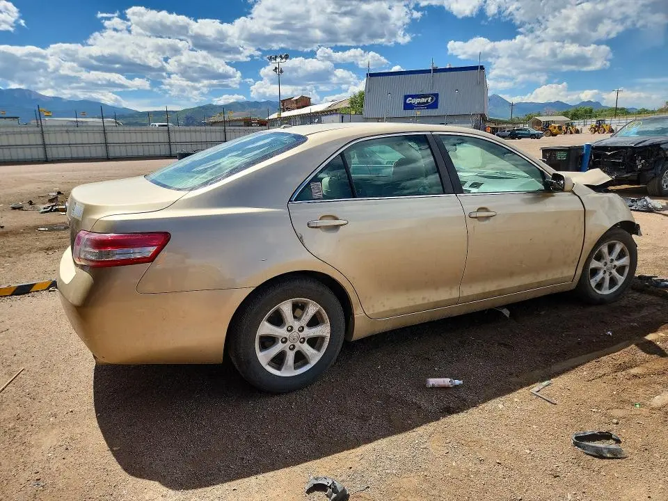 2011 TOYOTA CAMRY LE  