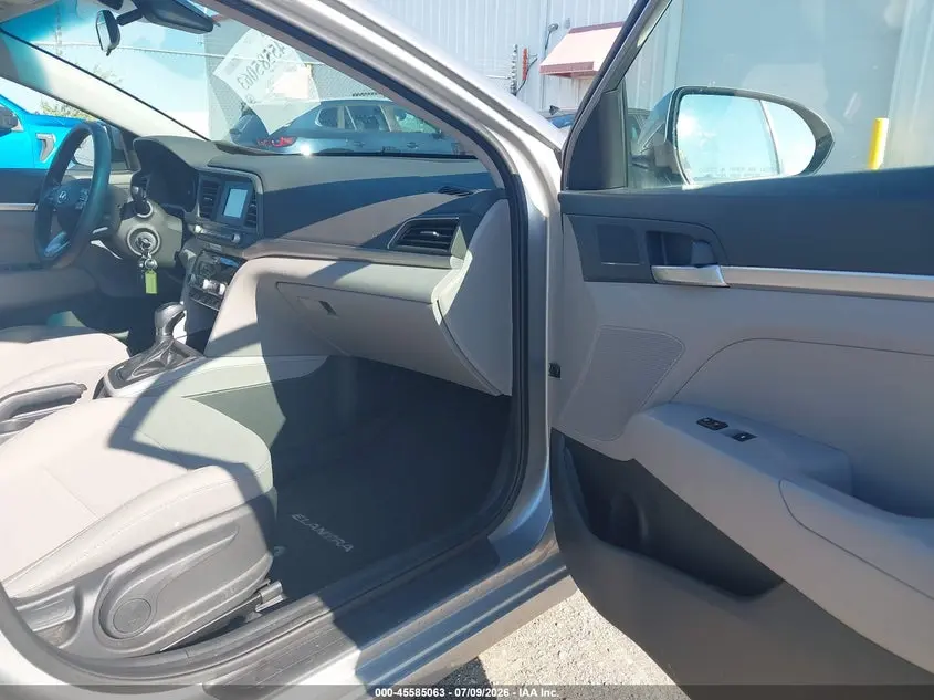 2020 HYUNDAI ELANTRA SE