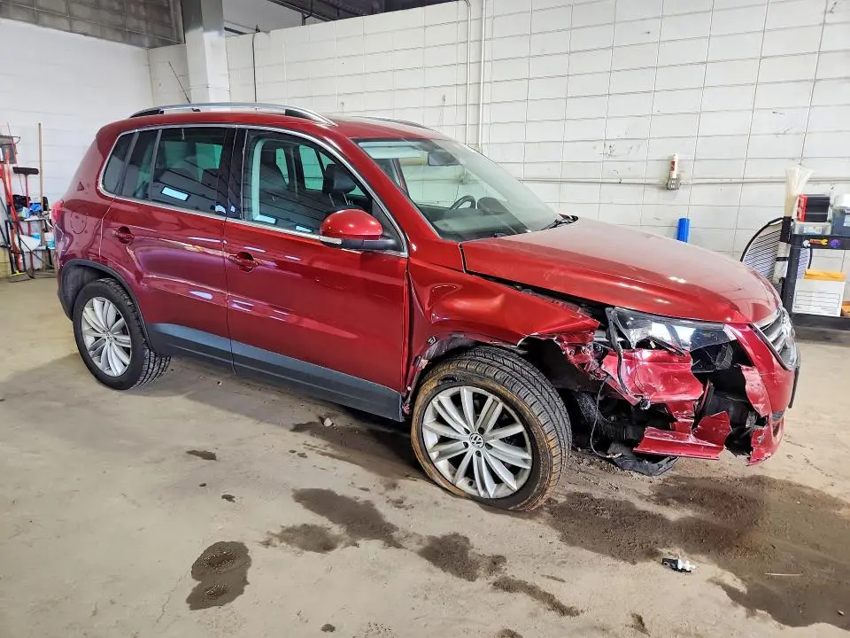 2011 VOLKSWAGEN TIGUAN S  