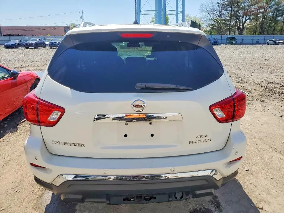 2018 NISSAN PATHFINDER PLATINUM  