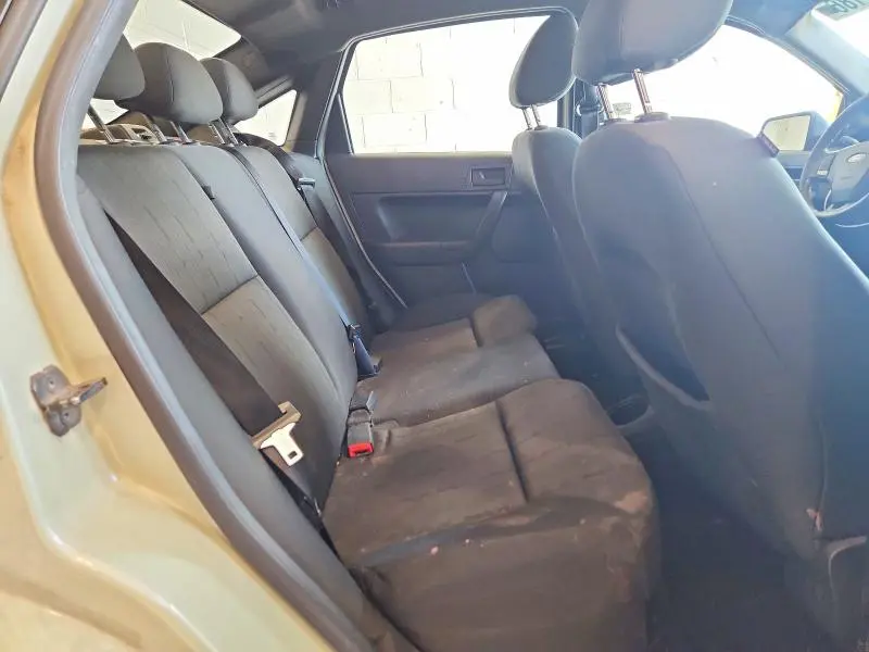 2010 FORD FOCUS SE  