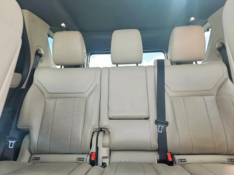 2019 LAND ROVER DISCOVERY SE  