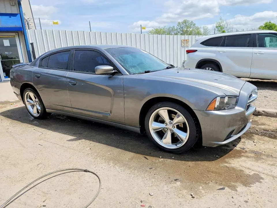 2012 DODGE CHARGER SE  