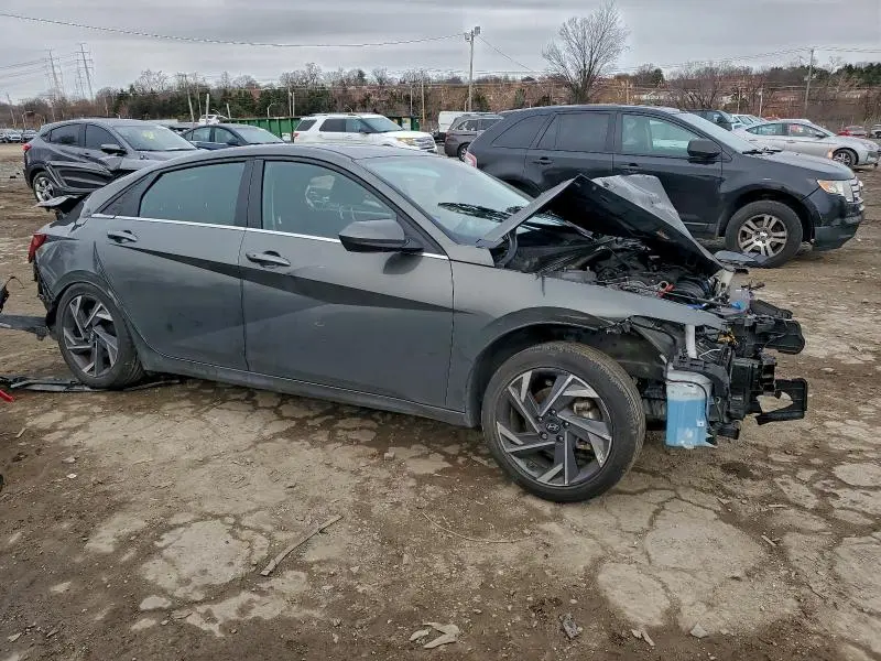 2024 HYUNDAI ELANTRA SEL  