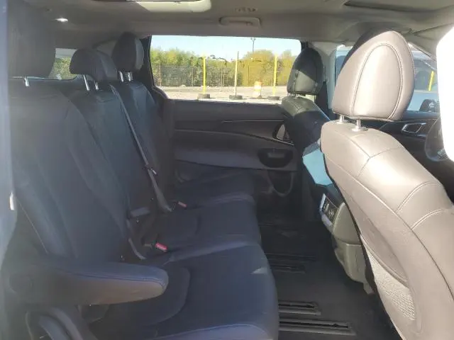 2026 KIA CARNIVAL SX  