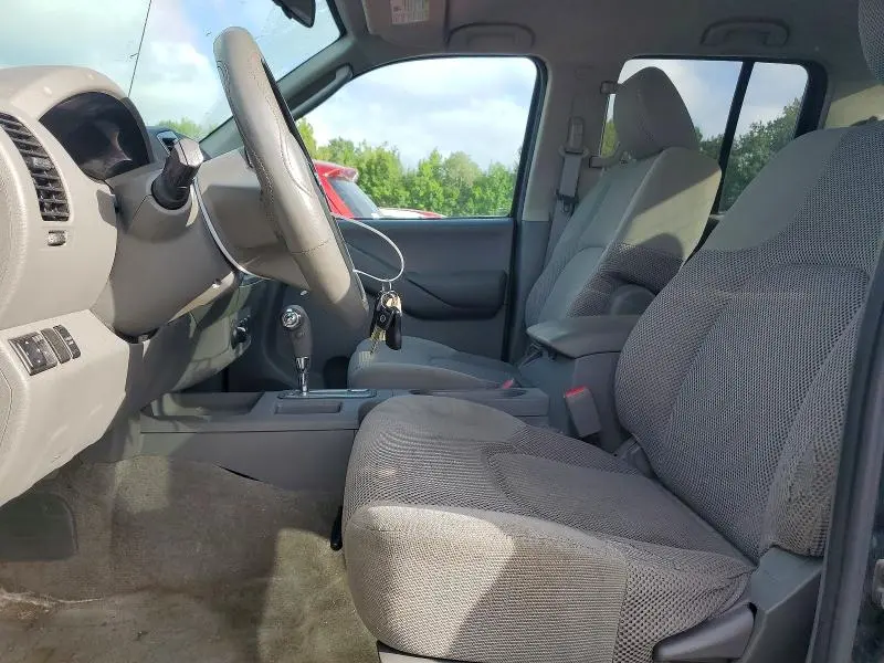 2010 NISSAN FRONTIER SE V6  