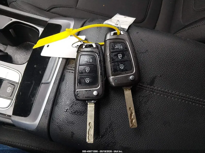 2022 HYUNDAI TUCSON SE