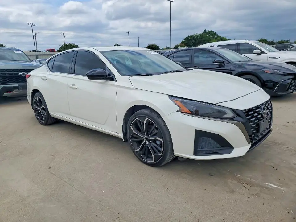 2024 NISSAN ALTIMA 2.5 SR  