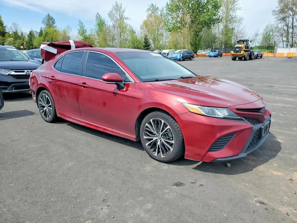 2018 TOYOTA CAMRY SE  