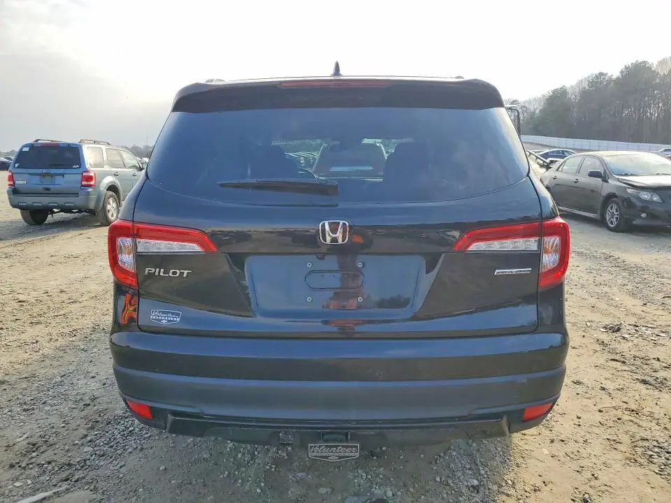 2021 HONDA PILOT SE  