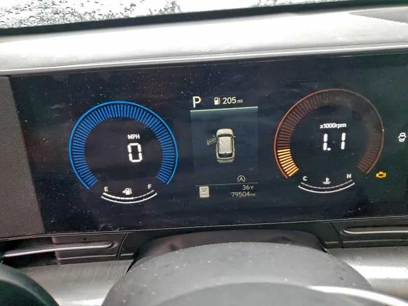 2024 HYUNDAI KONA SE  