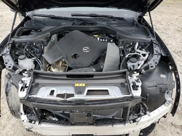 2025 MERCEDES-BENZ GLC 300  