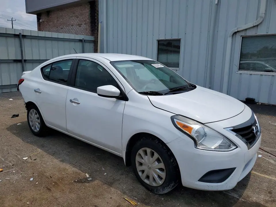 2019 NISSAN VERSA SV  