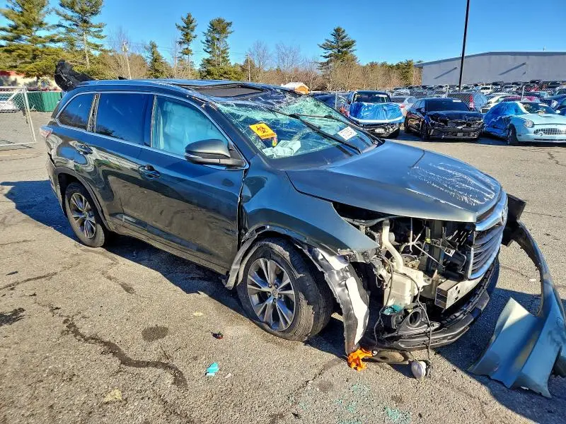 2015 TOYOTA HIGHLANDER XLE  