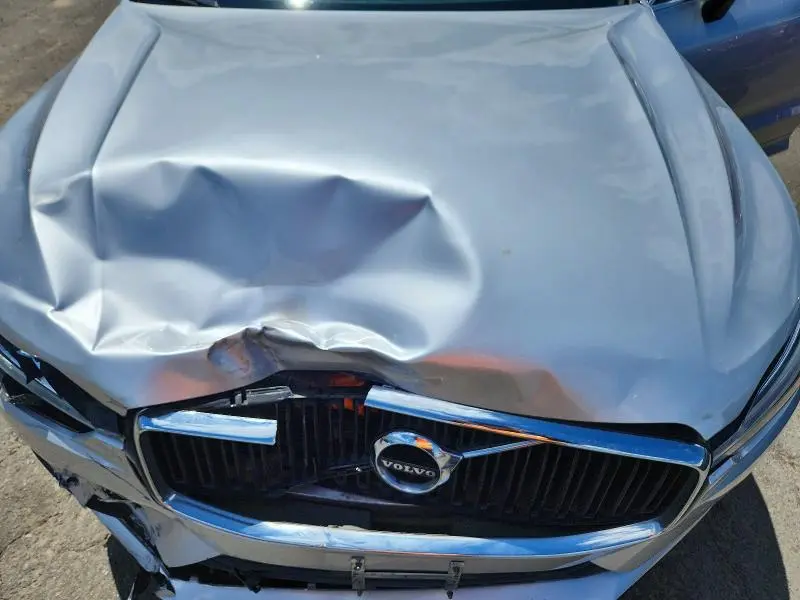 2021 VOLVO XC60 T6 MOMENTUM  