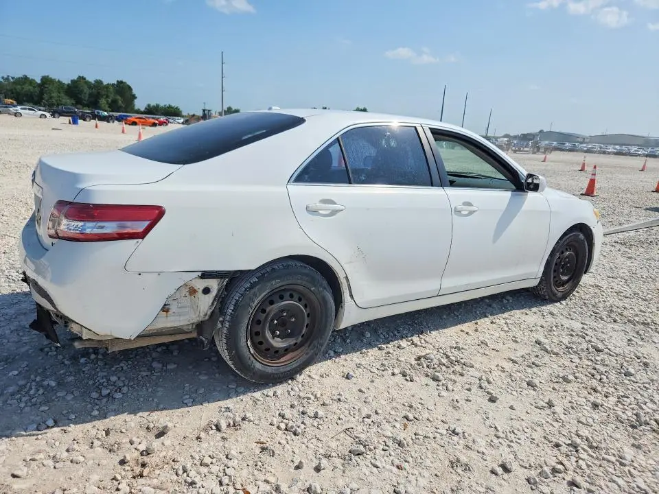 2010 TOYOTA CAMRY LE  