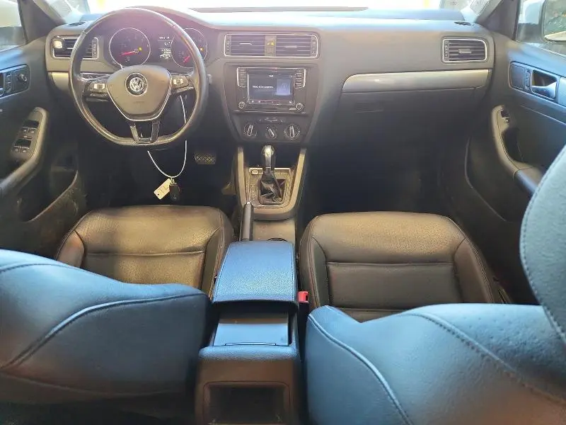 2016 VOLKSWAGEN JETTA SE  