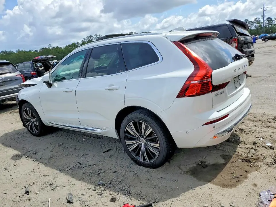 2023 VOLVO XC60 PLUS  