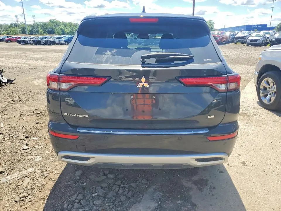 2024 MITSUBISHI OUTLANDER SE  