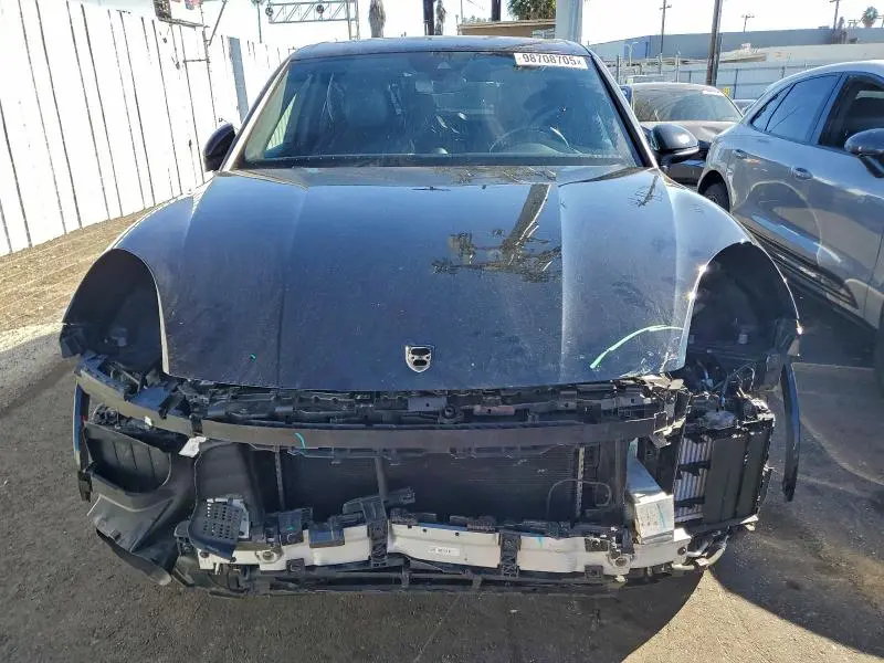 2021 PORSCHE CAYENNE   