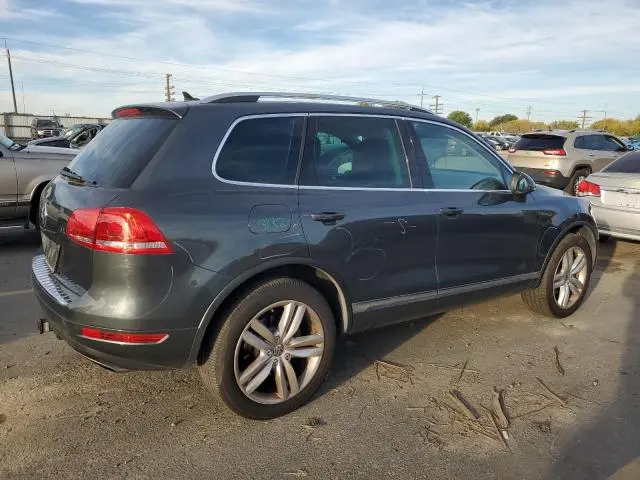 2012 VOLKSWAGEN TOUAREG V6  