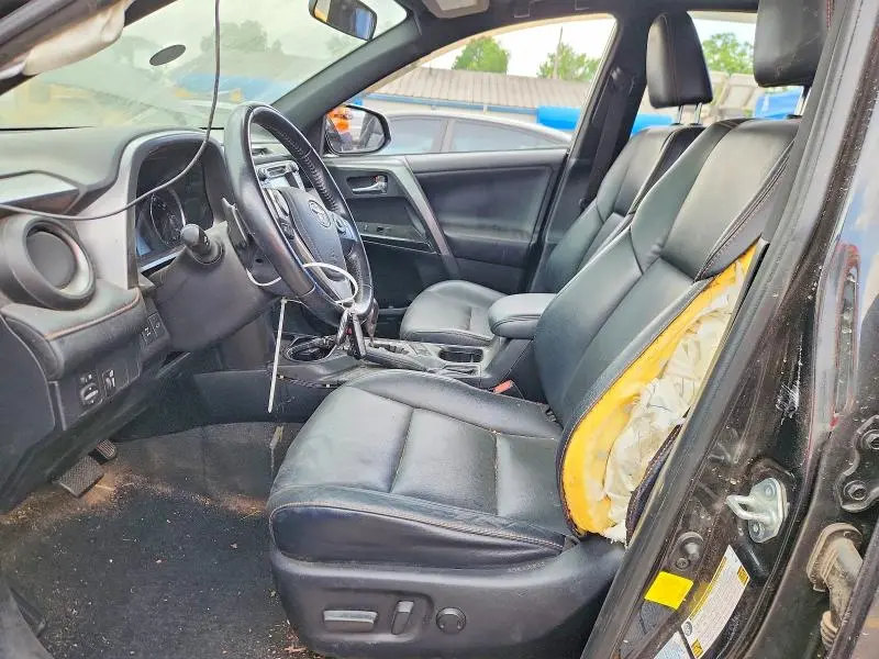 2016 TOYOTA RAV4 SE  