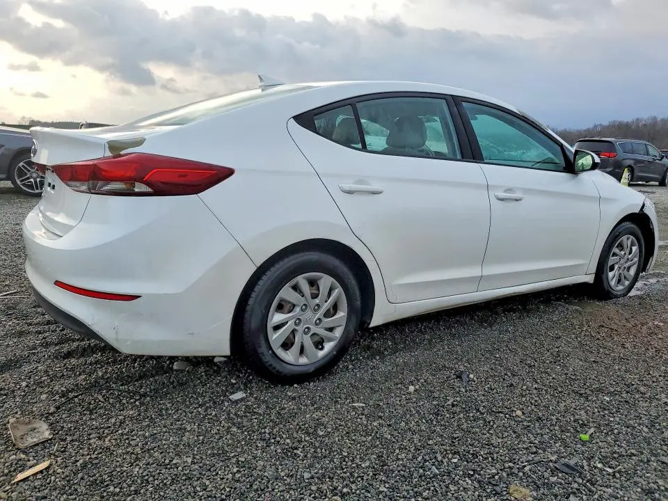 2017 HYUNDAI ELANTRA SE  